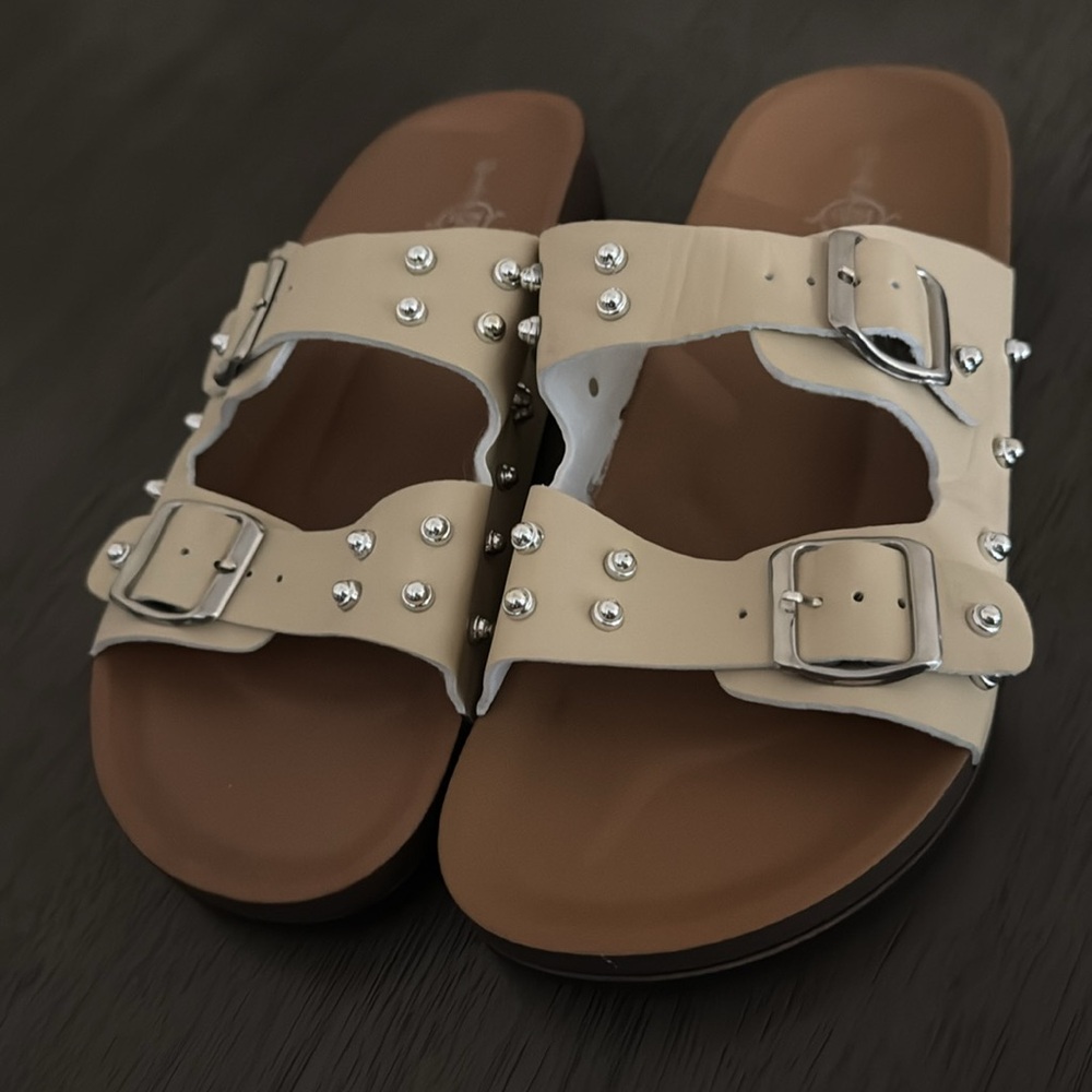 Sole Mates Women's Cream Studded 2 Bluckle Sandals Women's Sz 10 NWOT - Picture 9 of 9
